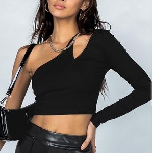 Black one should long sleeve